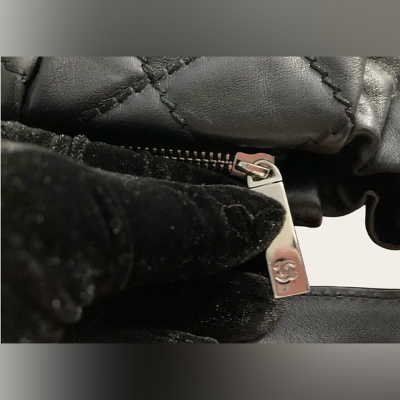 Lambskin Shoulder Bag - Picture 9 of 12